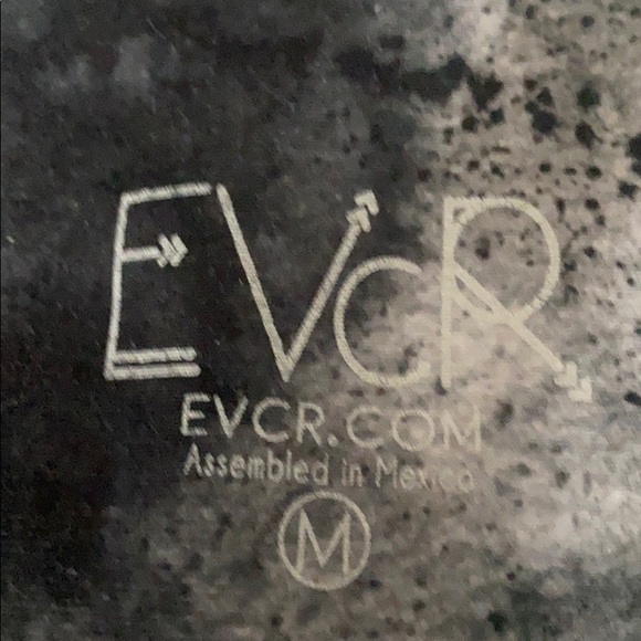 EVCR Capri Leggings in Smoky Gray Camo - Picture 4 of 5